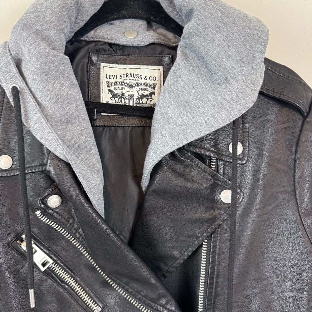Levi’s Hoodie Faux Leather Moto Oversized Belted Jacket - Picture 6 of 12